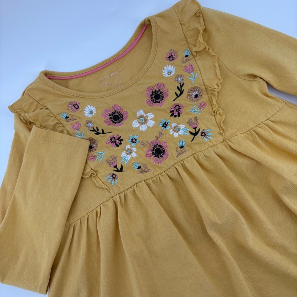 Tommy Bahama Girls M 7-8
Mustard Floral Embroidered Ruffle Long‎ Sleeve Shirt